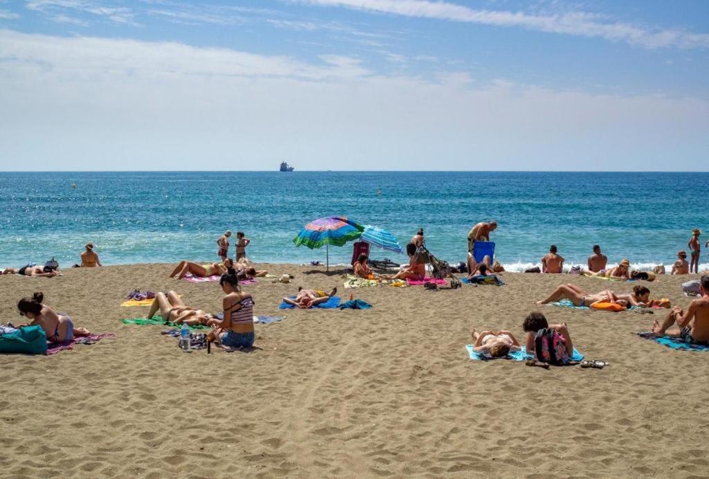 מאלגה Apartamento El Dorado Cerca Del Mar מראה חיצוני תמונה